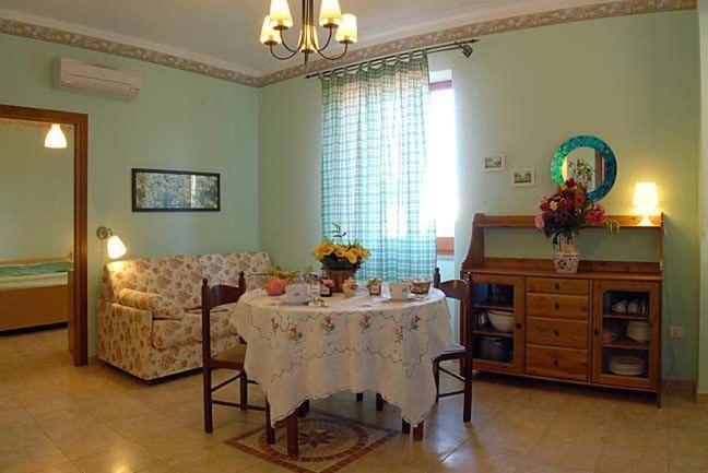 ローディ・ガルガーニコ Agriturismo Nardiniヴィラ エクステリア 写真